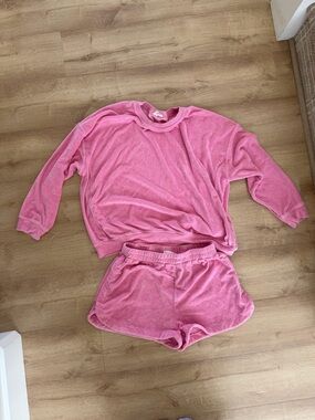 Cozy Pink Women’s Set - Long Sleeve Top & Shorts